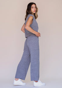 woman wearing wide leg pant with side pockets in heather grey